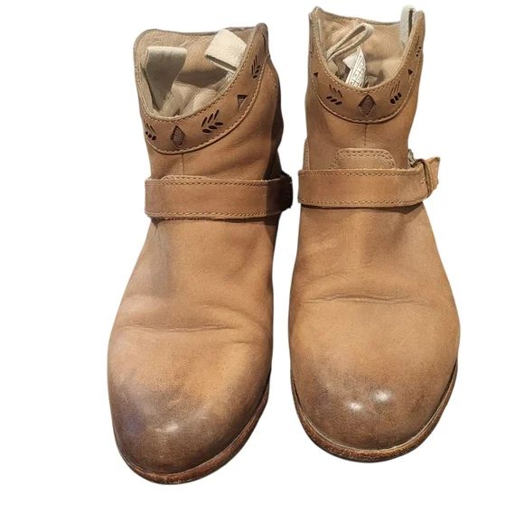 UGG Australia Austin Western Ankle Boota Booties Size 8 - Picture 2 of 9